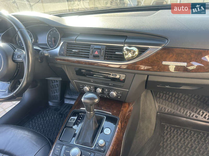 Седан Audi A6 2014 в Чернівцях