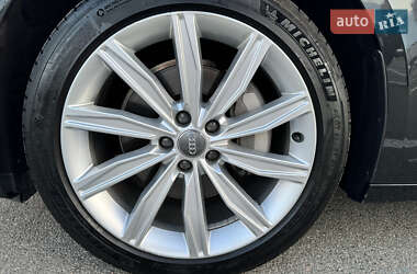 Седан Audi A6 2019 в 