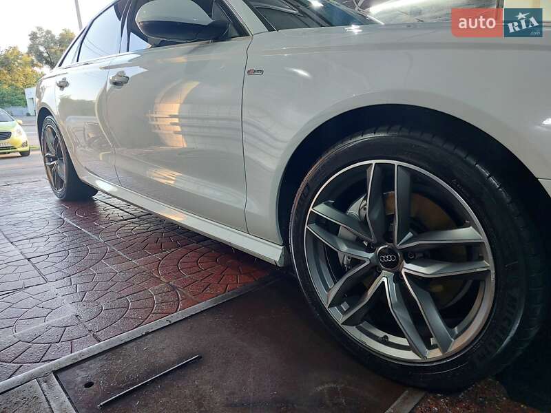 Седан Audi A6 2016 в Сумах