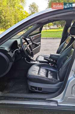Седан Audi A6 2001 в 