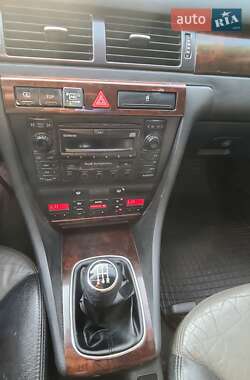Седан Audi A6 2002 в 