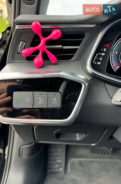 Седан Audi A6 2018 в 