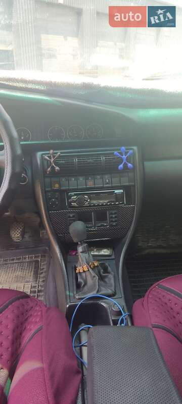 Седан Audi A6 1995 в Виннице