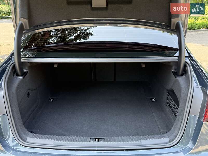 Седан Audi A6 2015 в Киеве