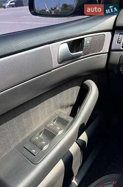 Универсал Audi A6 2004 в 