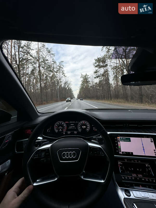 Седан Audi A6 2022 в Киеве