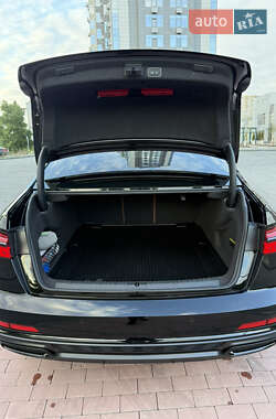 Седан Audi A6 2022 в 