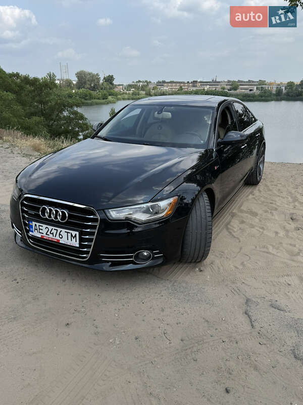 Седан Audi A6 2012 в 