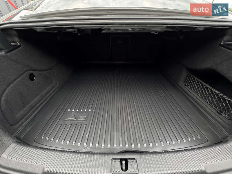 Седан Audi A6 2015 в Луцке