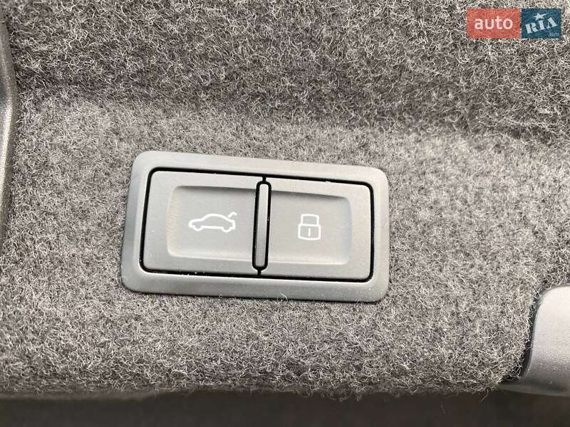 Седан Audi A6 2018 в Хмельницком