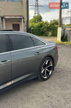 Седан Audi A6 2018 в 