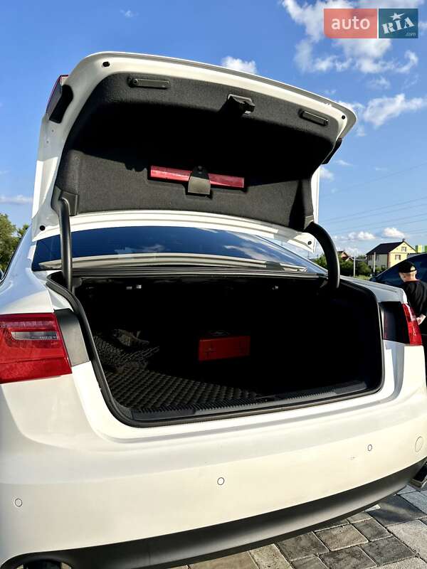 Седан Audi A6 2014 в Ирпене
