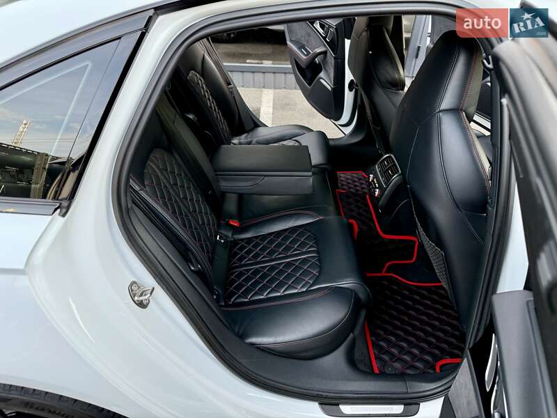 Седан Audi A6 2017 в Киеве