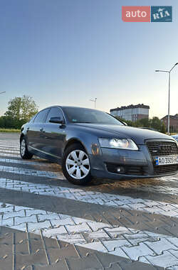 Седан Audi A6 2004 в 