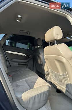 Седан Audi A6 2004 в 