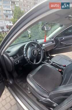 Седан Audi A6 2003 в 