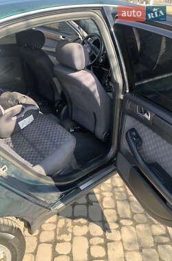 Седан Audi A6 1998 в 