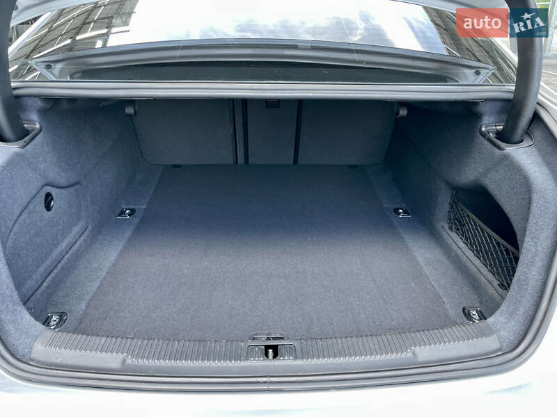 Седан Audi A6 2013 в Львове