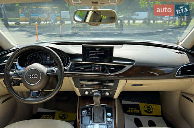 Седан Audi A6 2015 в 
