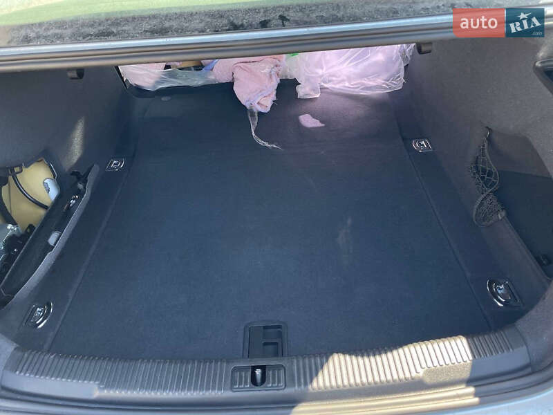 Седан Audi A6 2014 в Киеве