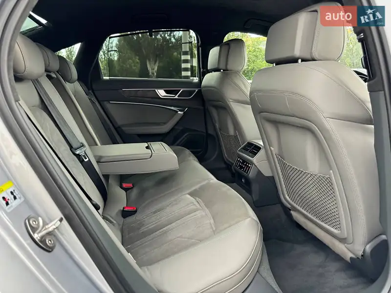 Седан Audi A6 2019 в 