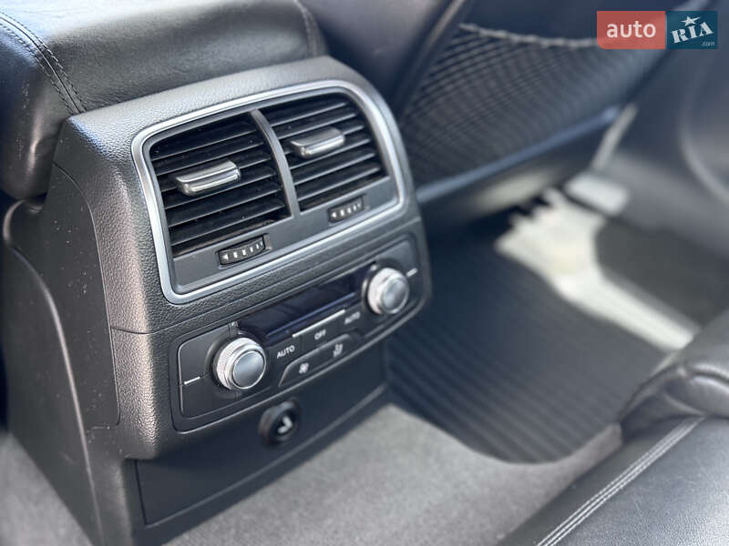 Седан Audi A6 2011 в Краснограде