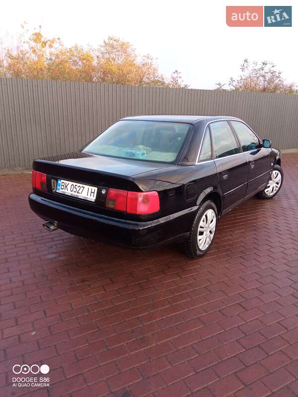 Седан Audi A6 1996 в Сарнах
