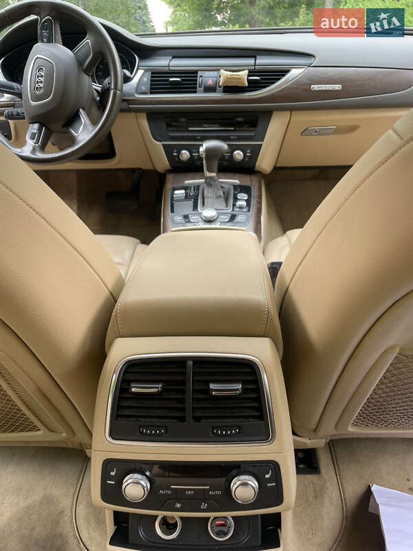 Седан Audi A6 2012 в Киеве