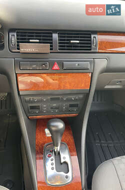 Седан Audi A6 2002 в 