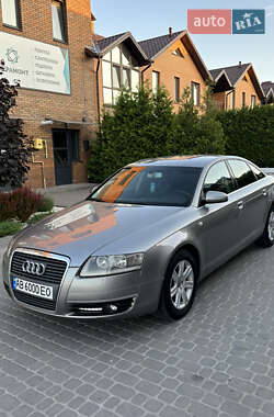 Седан Audi A6 2004 в 