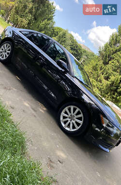 Седан Audi A6 2013 в 