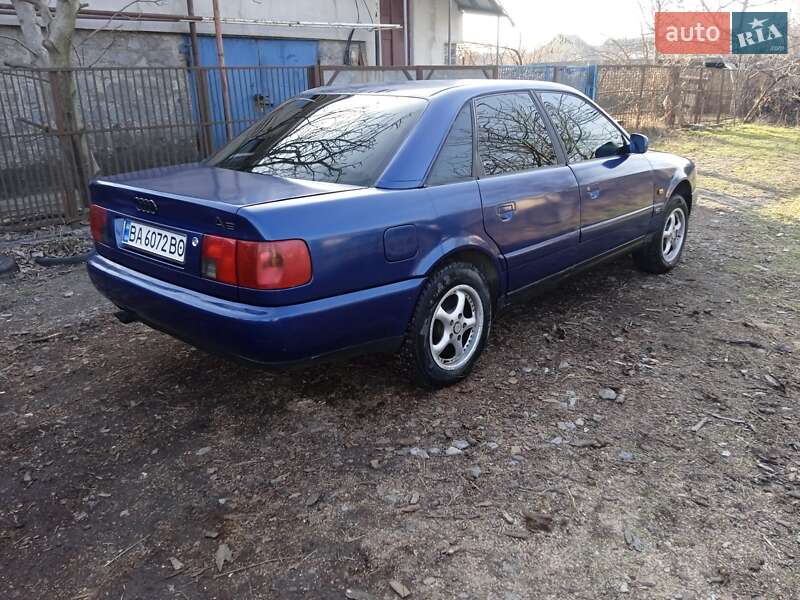 Седан Audi A6 1995 в Светловодске