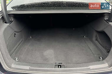 Седан Audi A6 2016 в 
