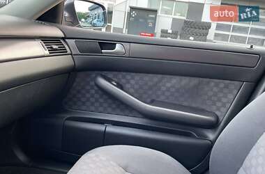 Седан Audi A6 2003 в 