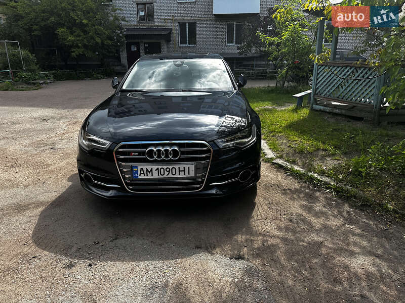 Седан Audi A6 2013 в Коростене