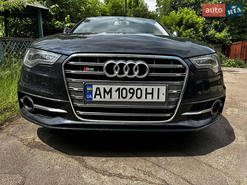 Седан Audi A6 2013 в Коростене