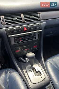 Универсал Audi A6 2000 в 
