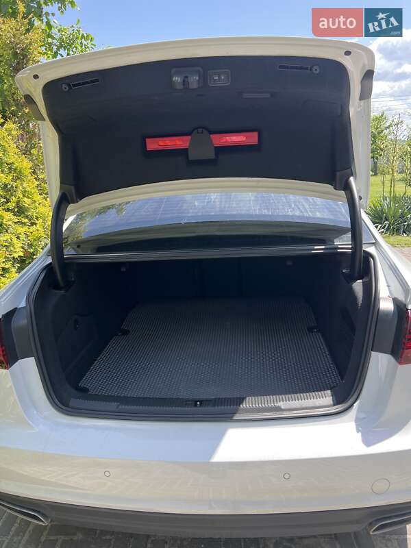 Седан Audi A6 2016 в Ирпене