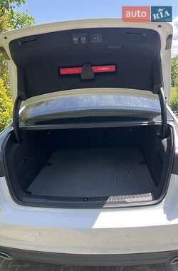 Седан Audi A6 2016 в 