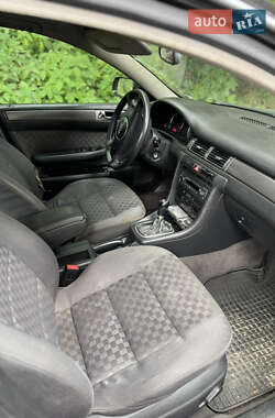 Седан Audi A6 2002 в 