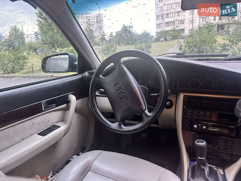 Седан Audi A6 1995 в Глухові