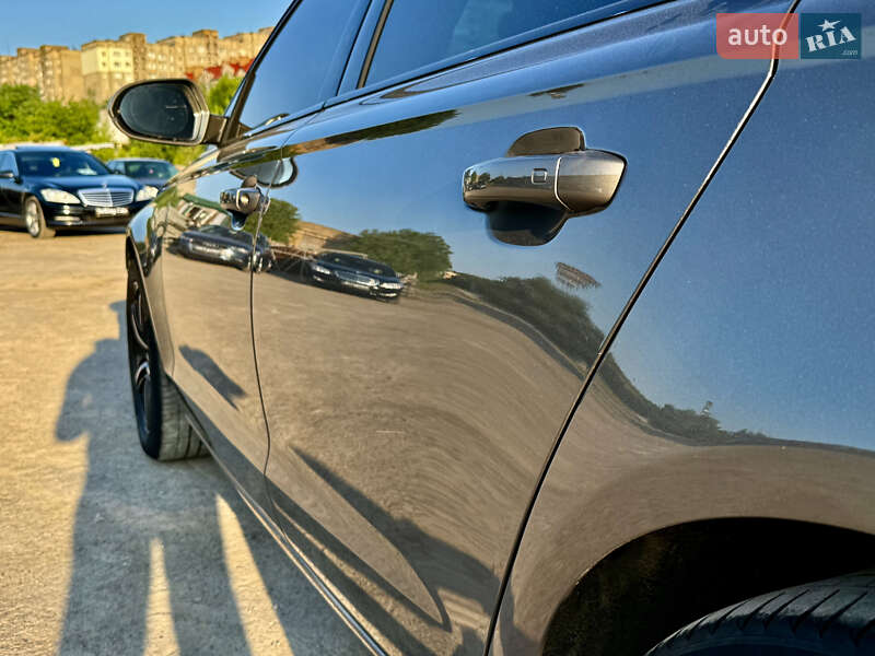 Седан Audi A6 2011 в Ровно