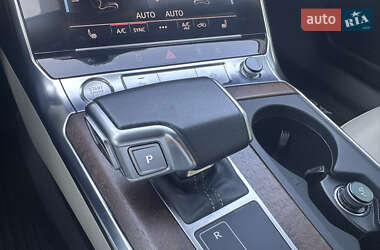 Седан Audi A6 2019 в 