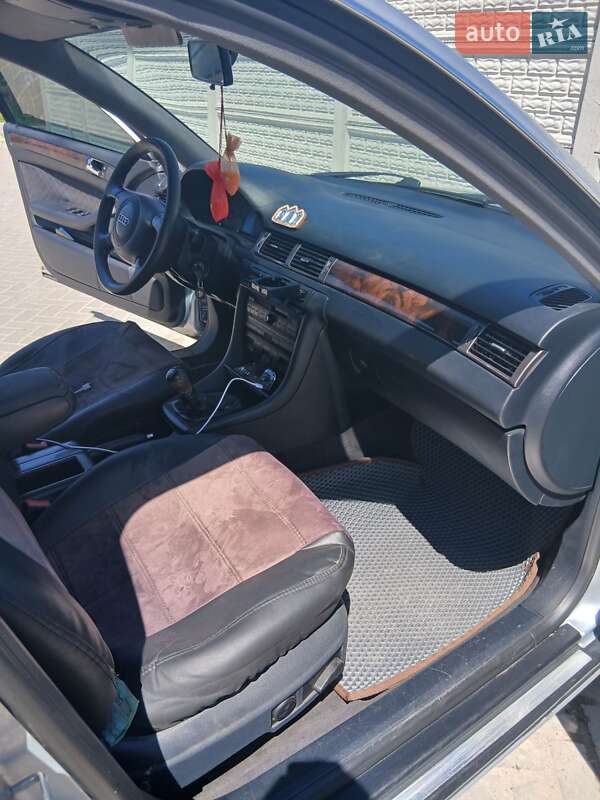Седан Audi A6 1998 в Почаеве