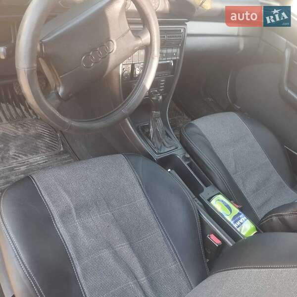 Седан Audi A6 1997 в Березному