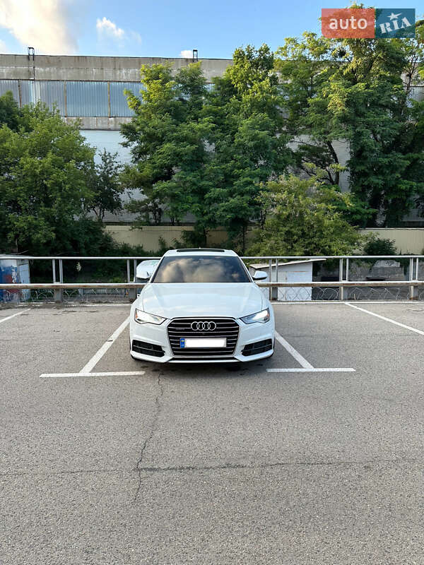Седан Audi A6 2018 в Киеве