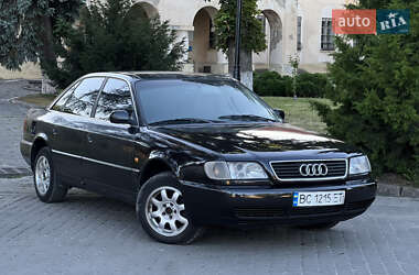 Седан Audi A6 1996 в Жовкве