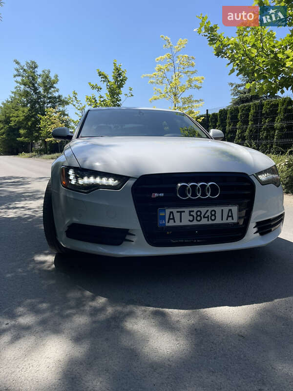 Седан Audi A6 2013 в Чернівцях