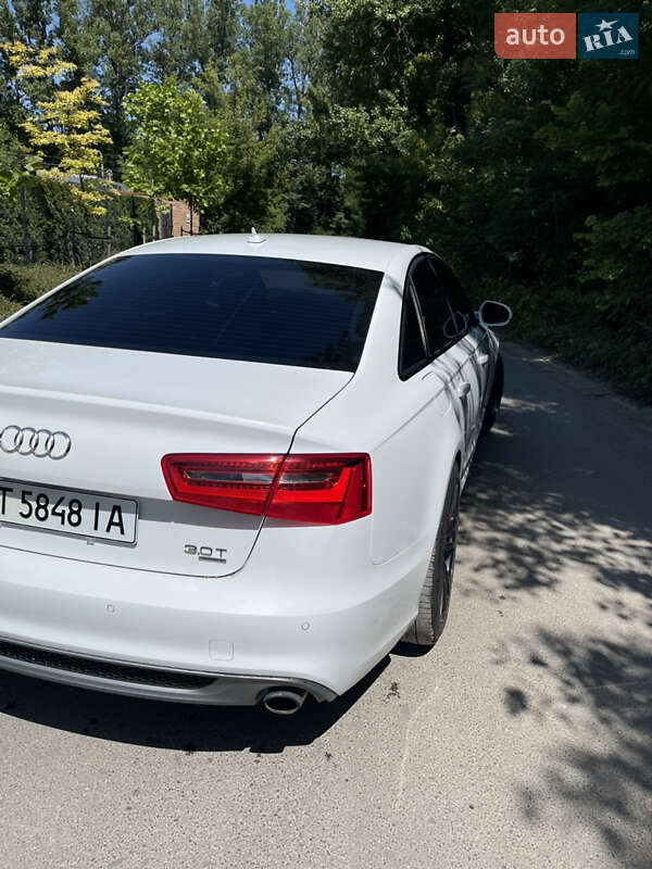 Седан Audi A6 2013 в Чернівцях