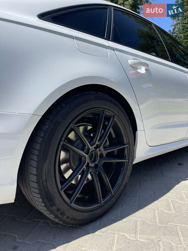 Седан Audi A6 2013 в Чернівцях